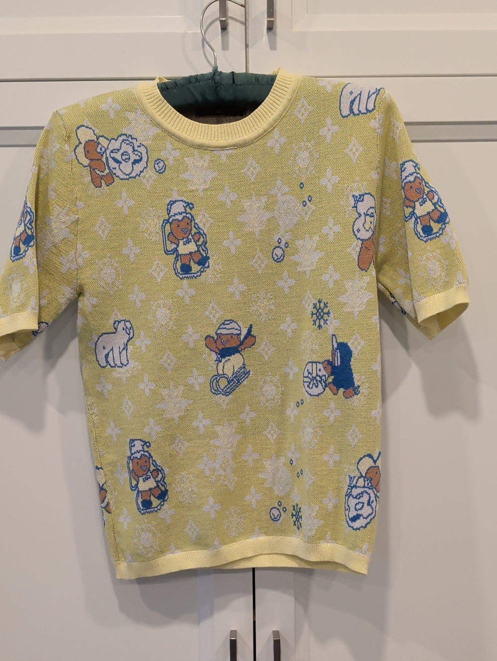 BNWOT Ladies Short-Sleeve Knit Top in Light Yellow with Winter Characters